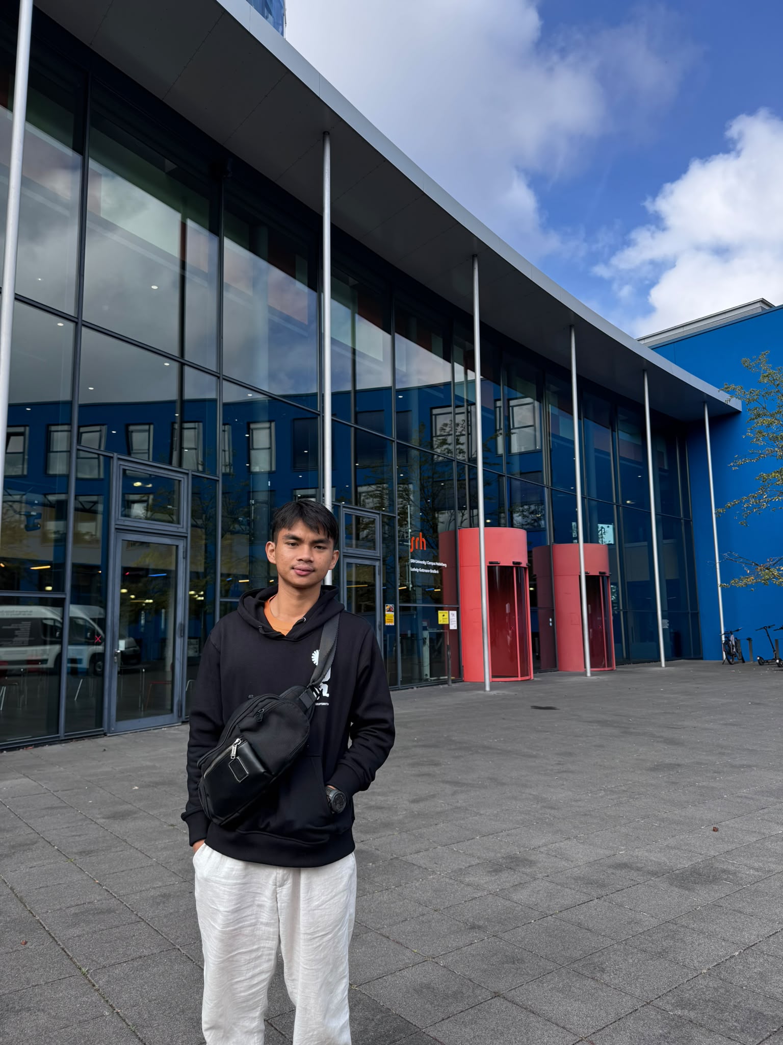 MEIEDU Student Send-Off: Bil Officially Begins Bachelor's Degree in Business Engineering at SRH University Heidelberg, Germany